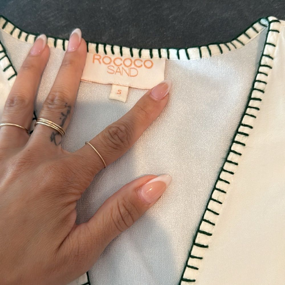 Rococo Sand Silk Geometric Blouse - Picture 7 of 10